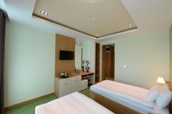 Hotel Hedonic image 20