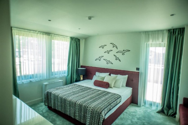 Hotel Hedonic image 40