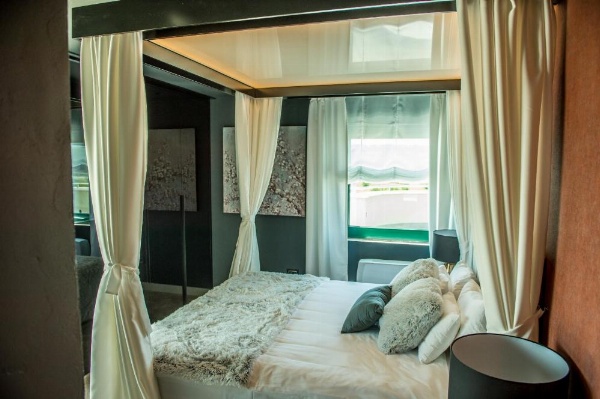 Hotel Hedonic image 46